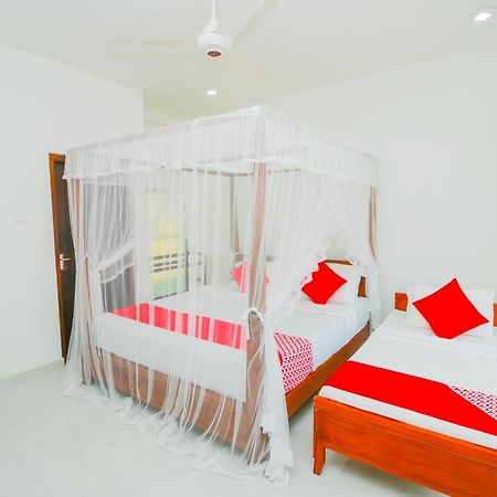 Onaro Beach View Matara Quarto foto